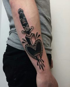 emo heart tattoos designs
